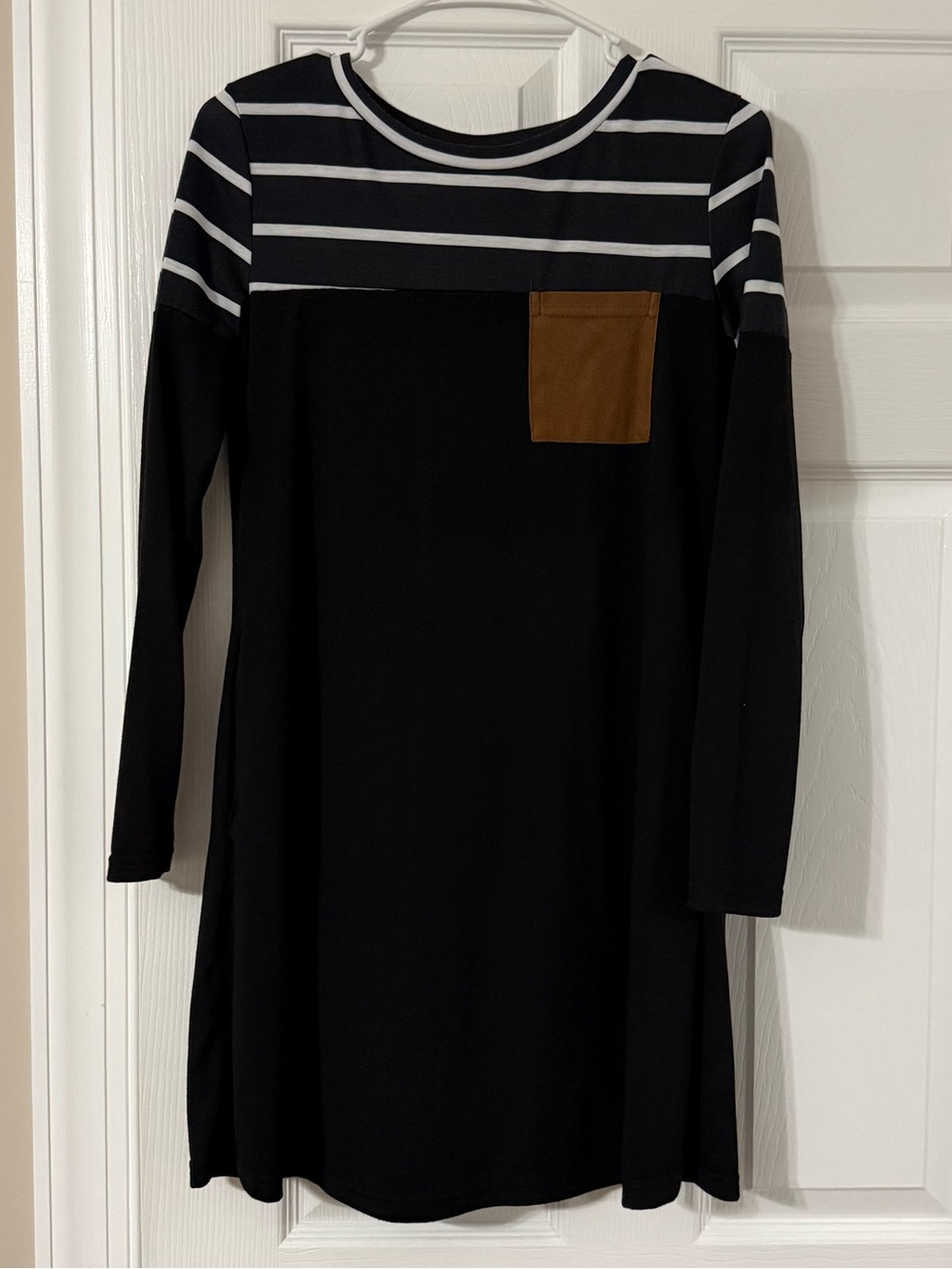Black Long-Sleeve Casual Dress with Striped Yoke and Brown Pocket